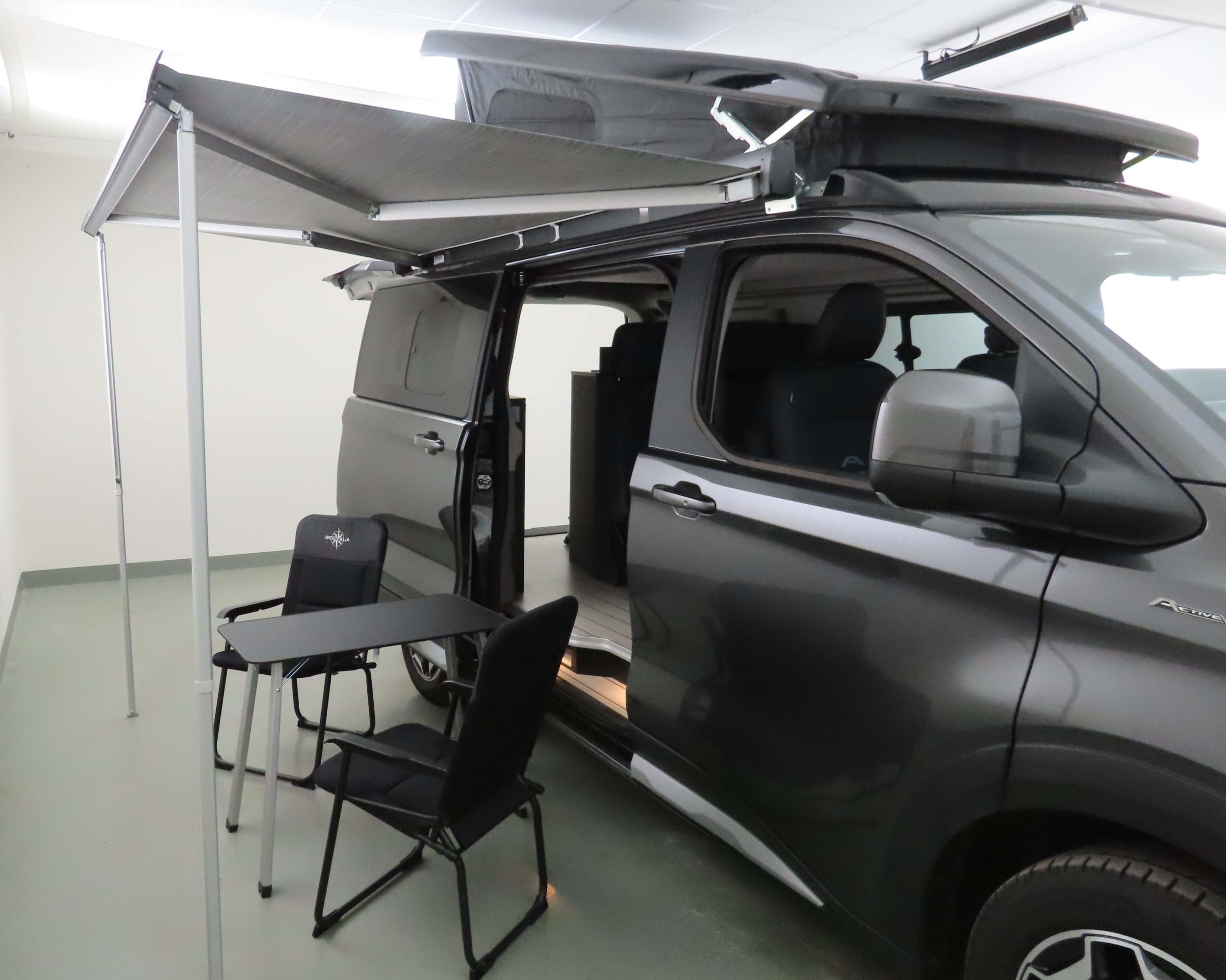 wohnmobil-offen-markise-bestuhlung-seit